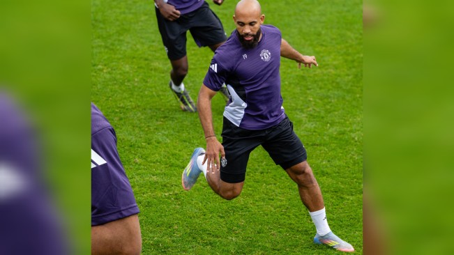 Bryan Mbeumo saat latihan. [Instagram]